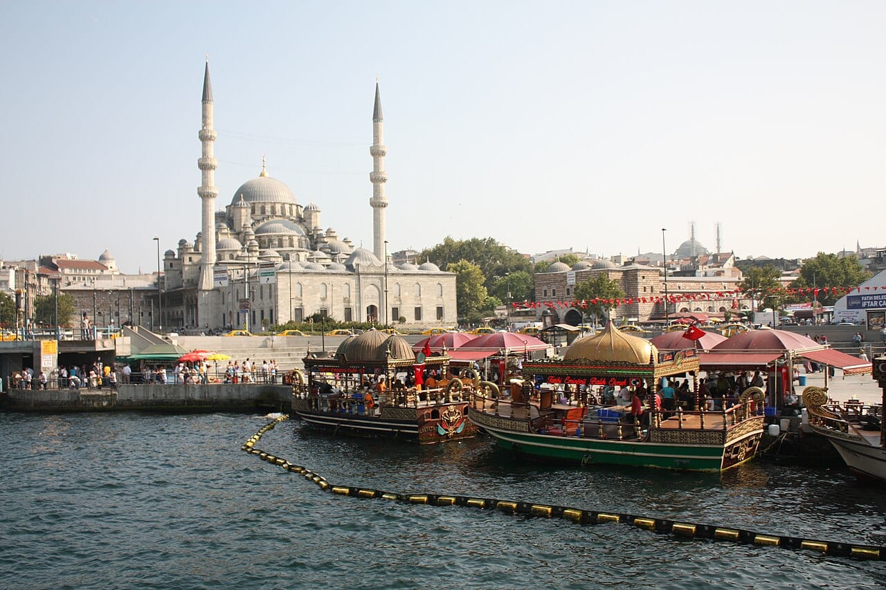 The fish sandwich boats at Eminönü with the New Mosque behind them